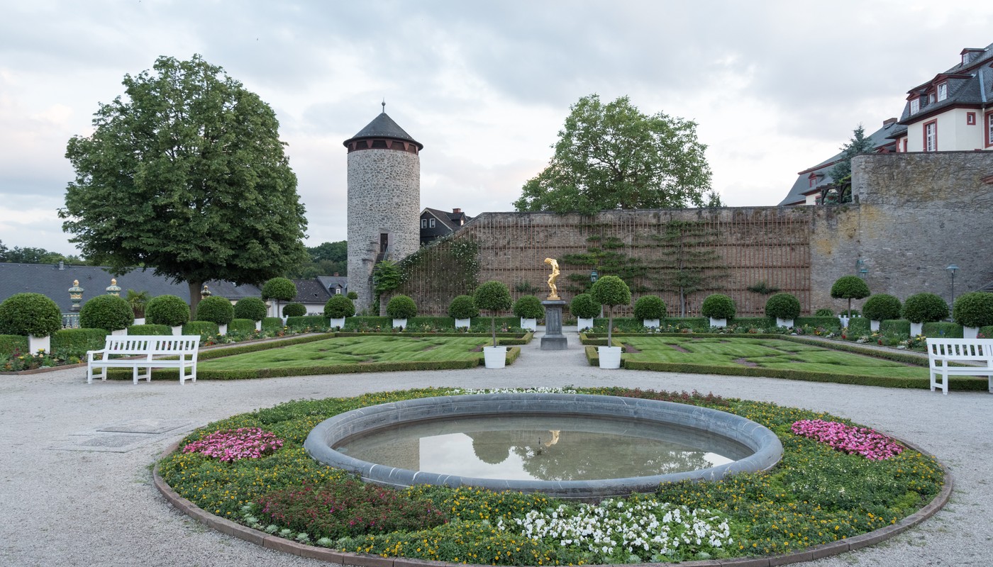 Limburg gestaltet öffentlichen Teil des Schlossgartens mit Rosenterrasse und Weinlehrpfad